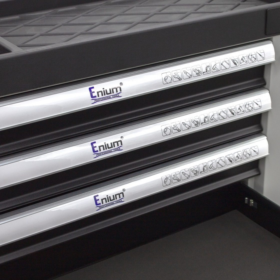 LUX6DR Manijas o tiradores de aluminio